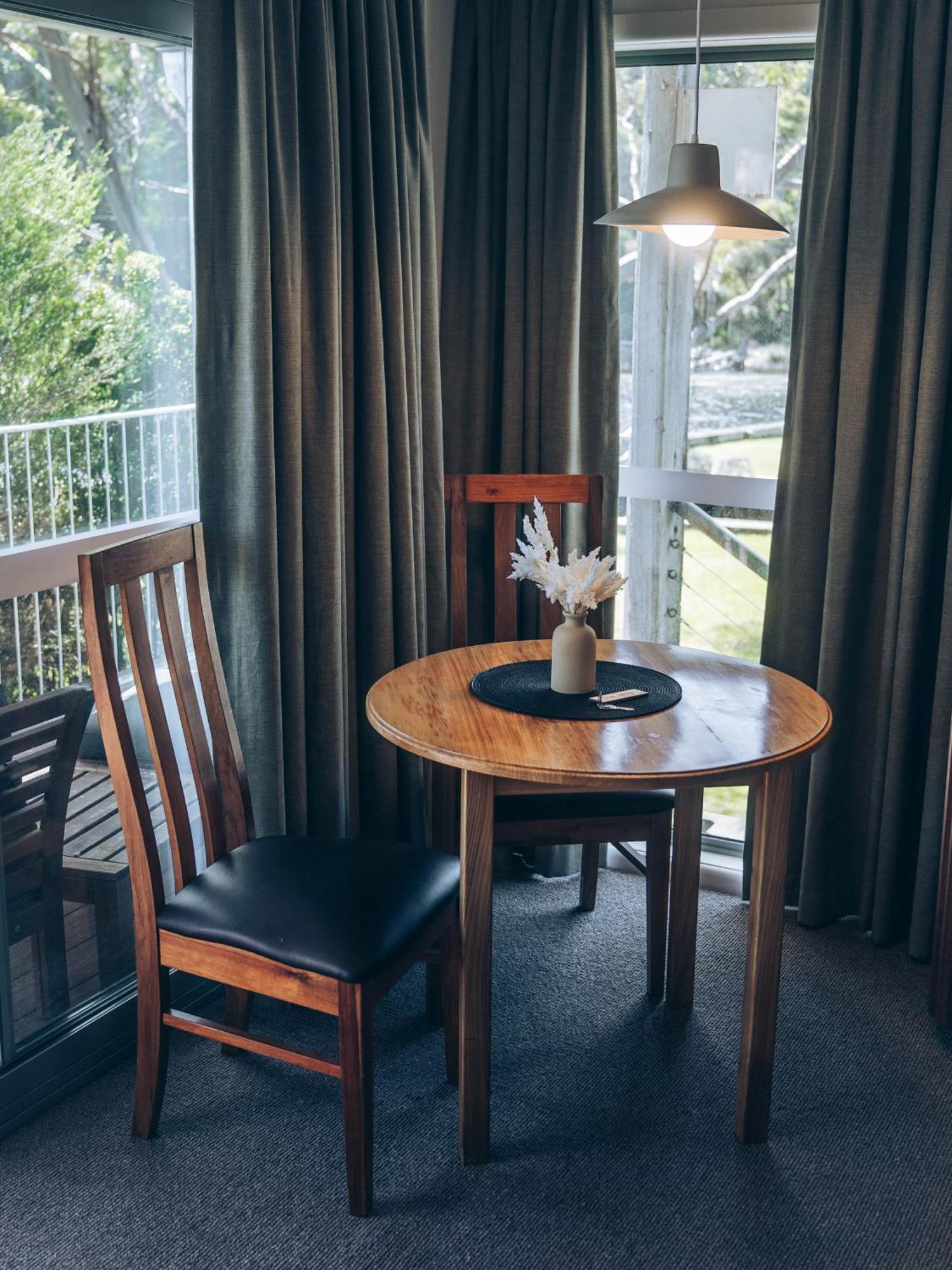 Risby Cove Boutique Hotel Strahan Eksteriør bilde