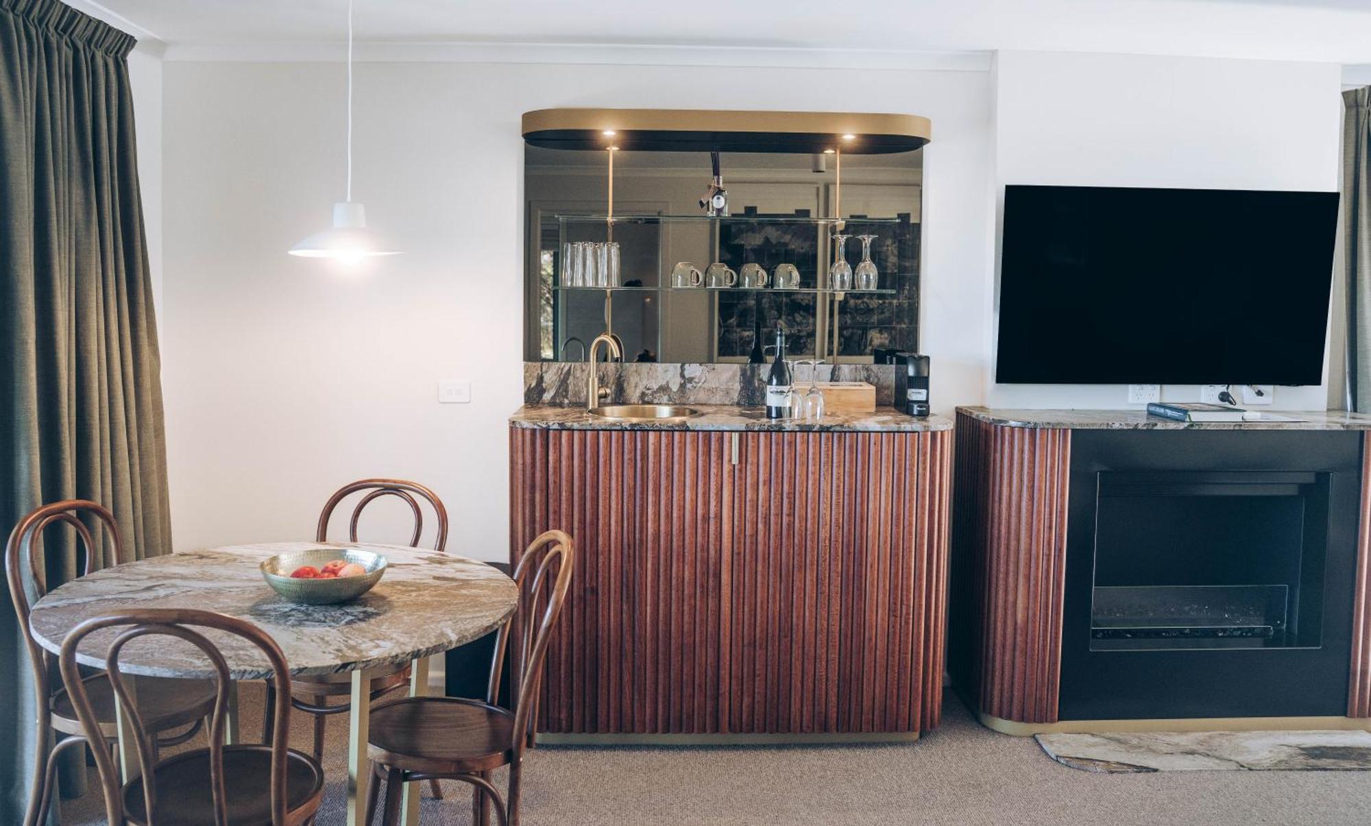 Risby Cove Boutique Hotel Strahan Eksteriør bilde