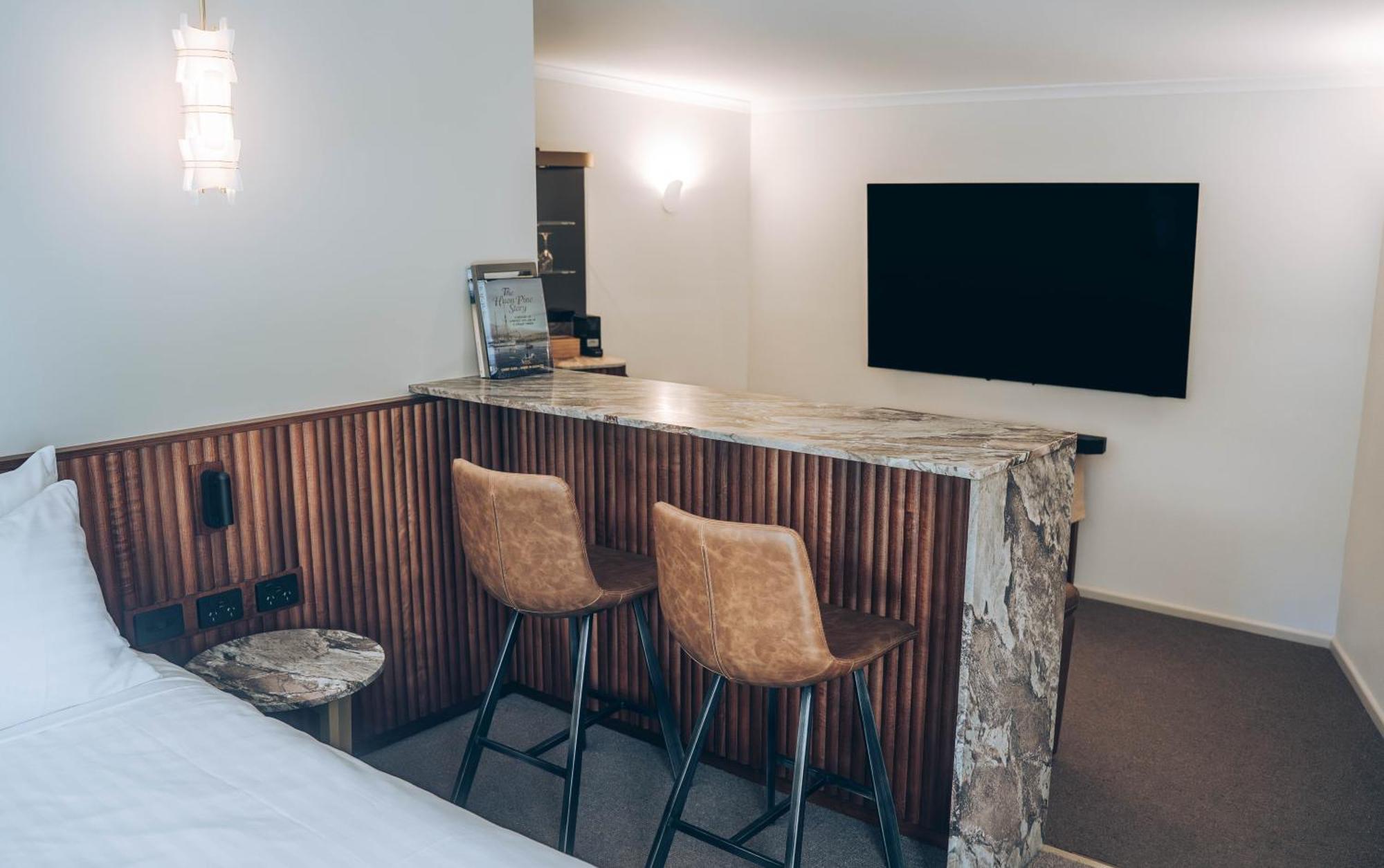 Risby Cove Boutique Hotel Strahan Eksteriør bilde