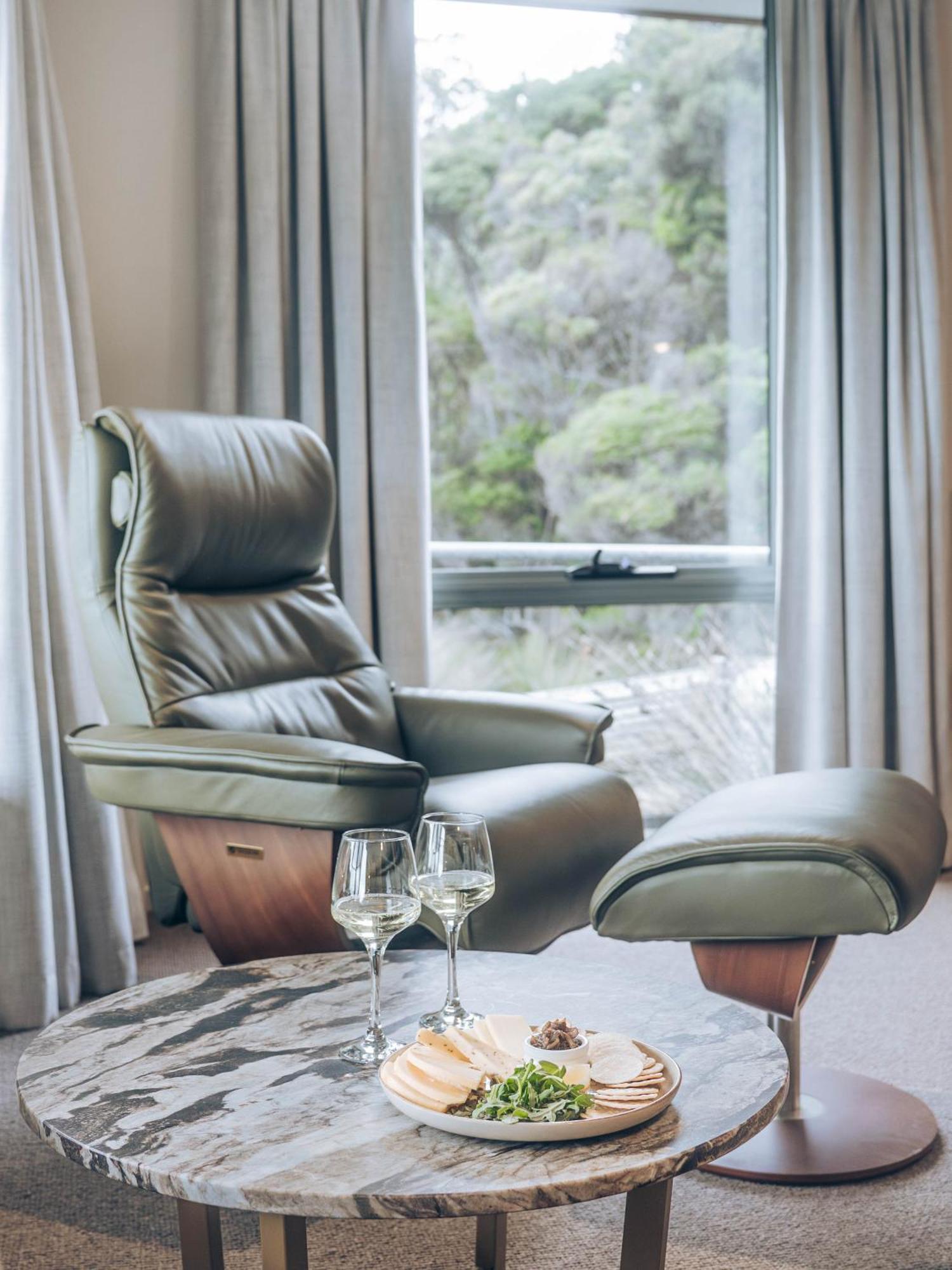 Risby Cove Boutique Hotel Strahan Eksteriør bilde