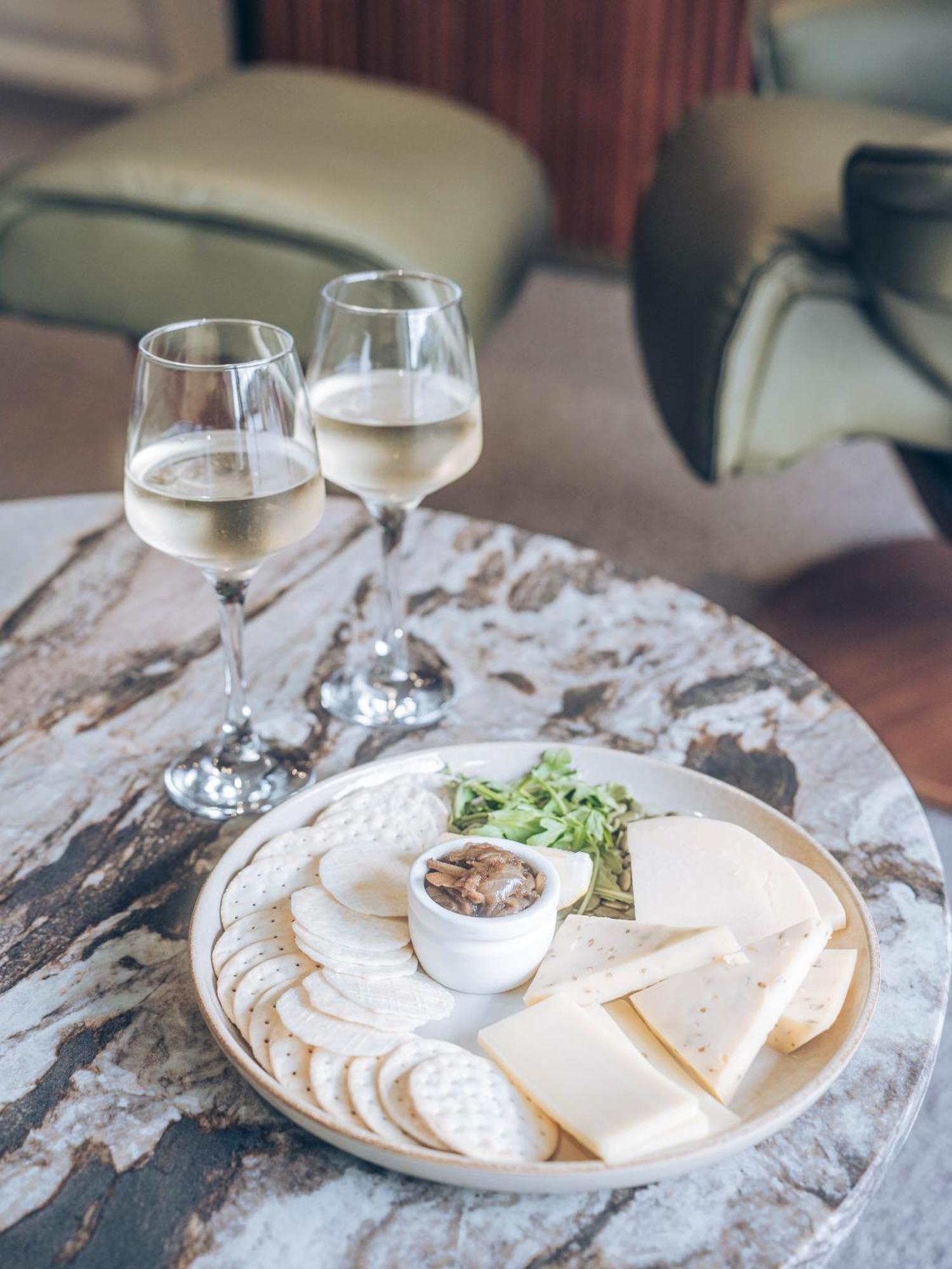 Risby Cove Boutique Hotel Strahan Eksteriør bilde